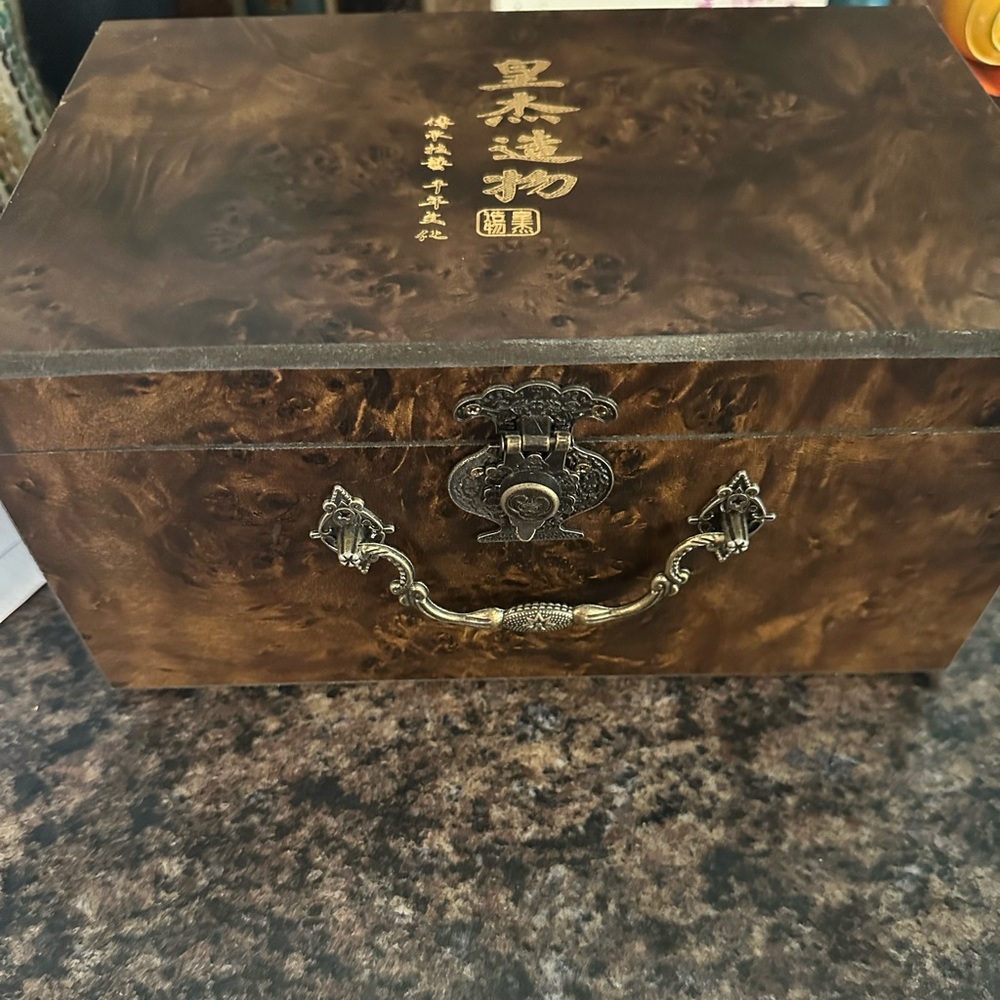 Dragon Tea Set - Picture 2 of 2